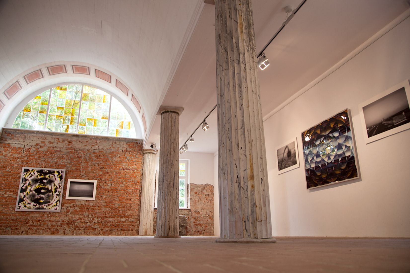 Christine Krämer · Exhibition view · “Ambilateral” · Altlangsow, 2016